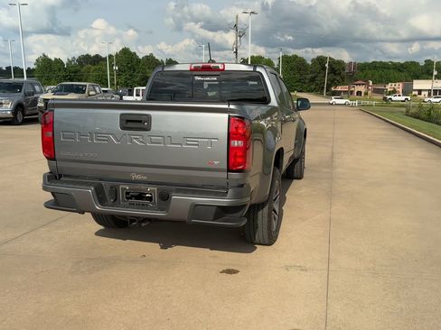 Used 2022 Chevrolet Colorado LT w/ LT Convenience Package image 7