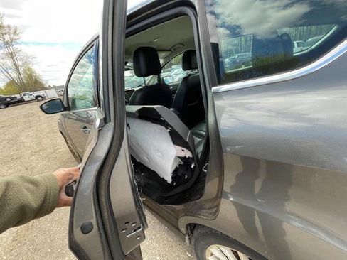 Used 2013 Ford C-MAX SEL FWD image 23