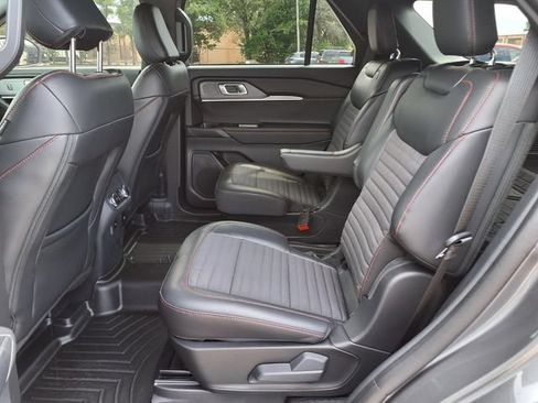 Used 2026 Ford Explorer ST-Line w/ ST-Line Street Pack RWD image 18