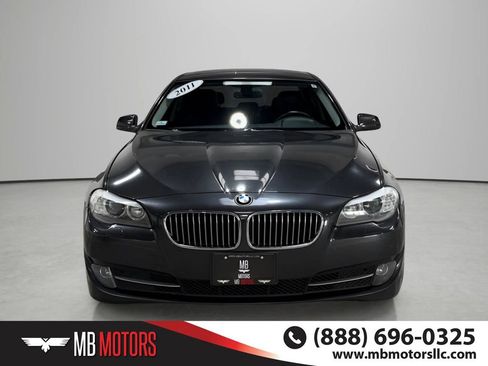 Used 2011 BMW 528i Sedan RWD image 2