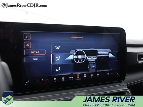 Used 2025 Ford Mustang Premium RWD image 29