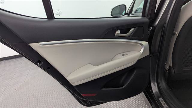 Used 2023 Genesis G70 2.0T RWD image 16