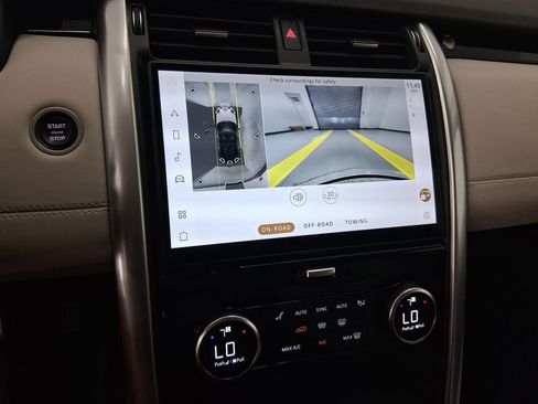 New 2025 Land Rover Discovery S image 26