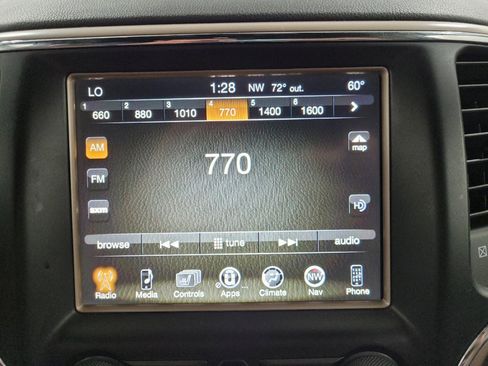 Used 2017 Jeep Grand Cherokee Overland AWD/4WD image 25