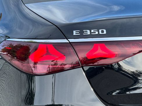 Used 2025 Mercedes-Benz E 350 4MATIC Sedan image 27