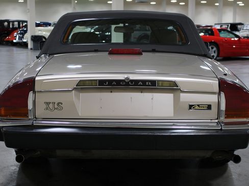 Used 1991 Jaguar XJS V12 Convertible RWD image 30