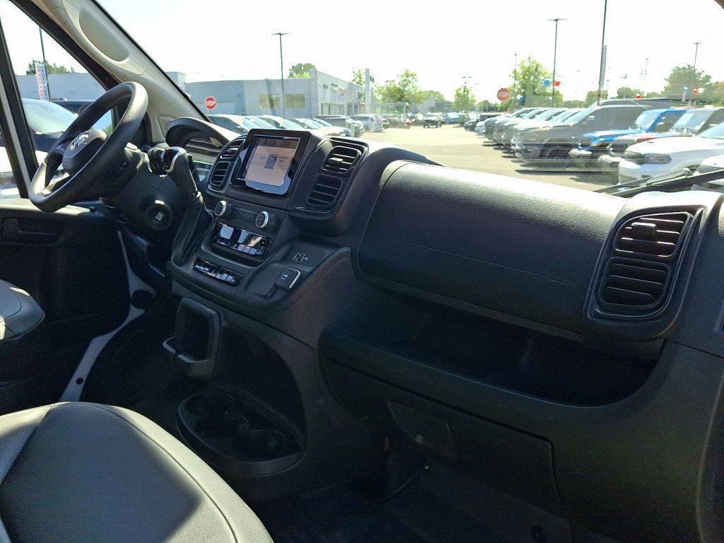 Used 2025 RAM ProMaster 2500 w/ Convenience Group FWD image 11