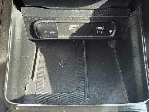 Used 2025 Kia Telluride S FWD image 27