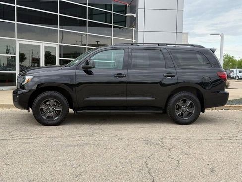 Used 2021 Toyota Sequoia SR5 w/ Premium Package AWD/4WD image 6