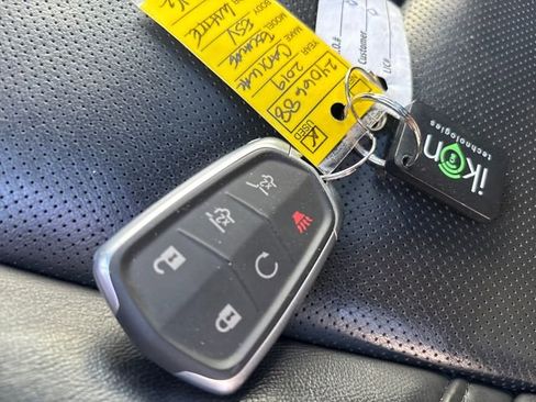 Used 2019 Cadillac Escalade ESV Platinum image 32