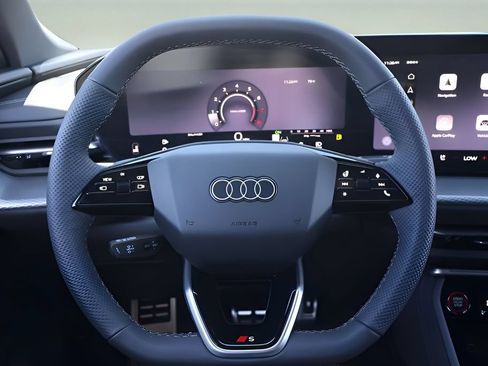 New 2026 Audi SQ5 Premium Plus AWD/4WD image 18