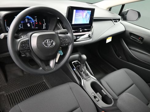 Certified 2026 Toyota Corolla LE FWD image 28