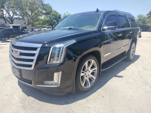 Used 2015 Cadillac Escalade Luxury AWD/4WD image 3
