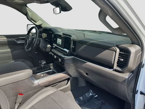 Used 2026 Chevrolet Silverado 1500 LTZ w/ LTZ Premium Package AWD/4WD image 31