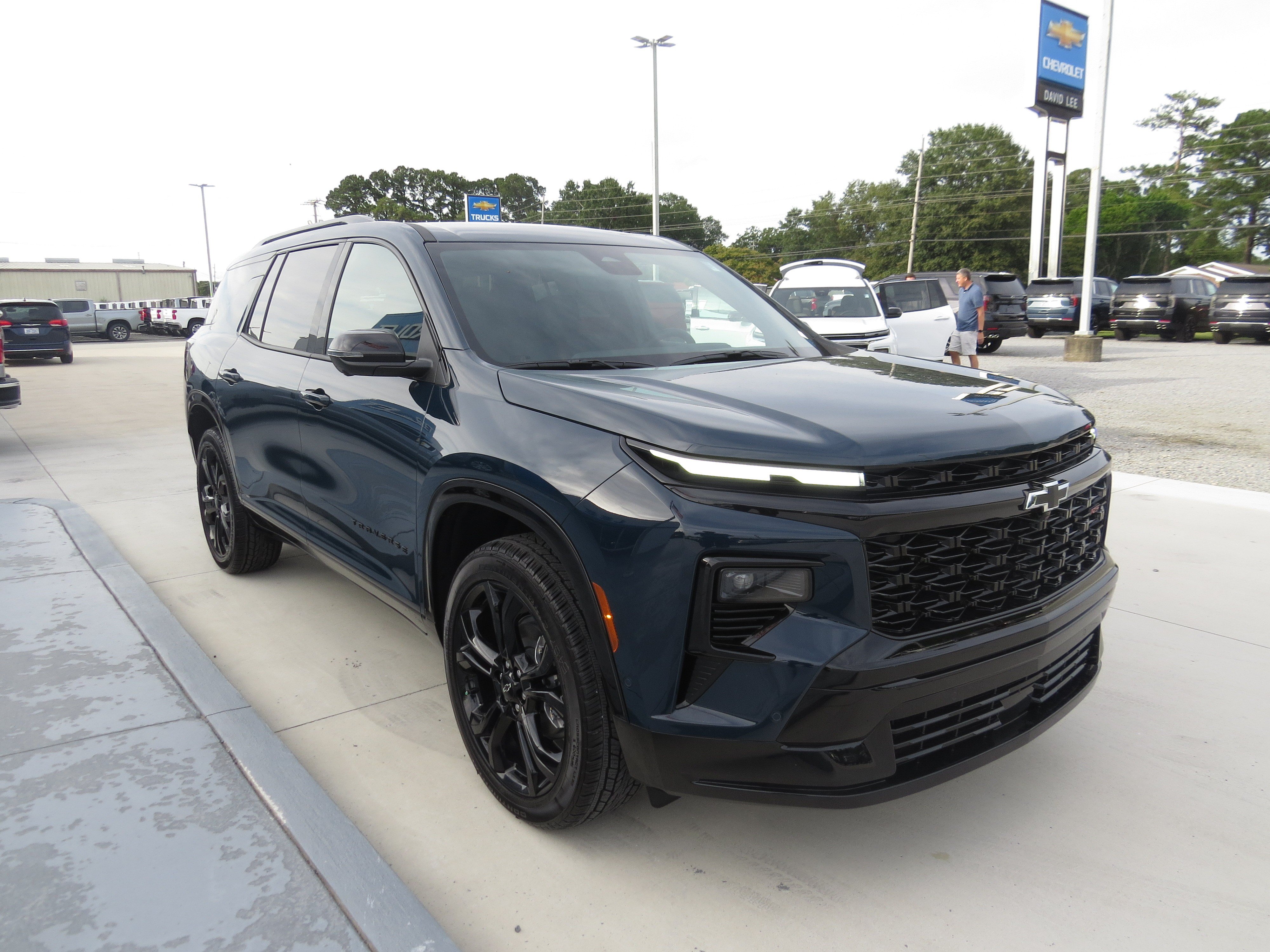 New 2027 Chevrolet Traverse RS FWD image 1