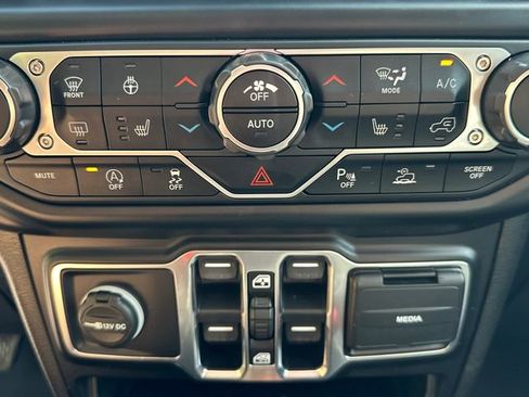 Used 2021 Jeep Gladiator Overland w/ Popular Equipment Package AWD/4WD image 30