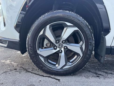 Used 2023 Toyota RAV4 SE image 9