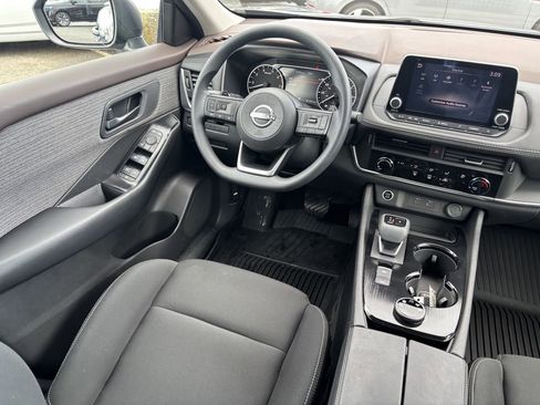 Used 2023 Nissan Rogue S AWD/4WD image 20