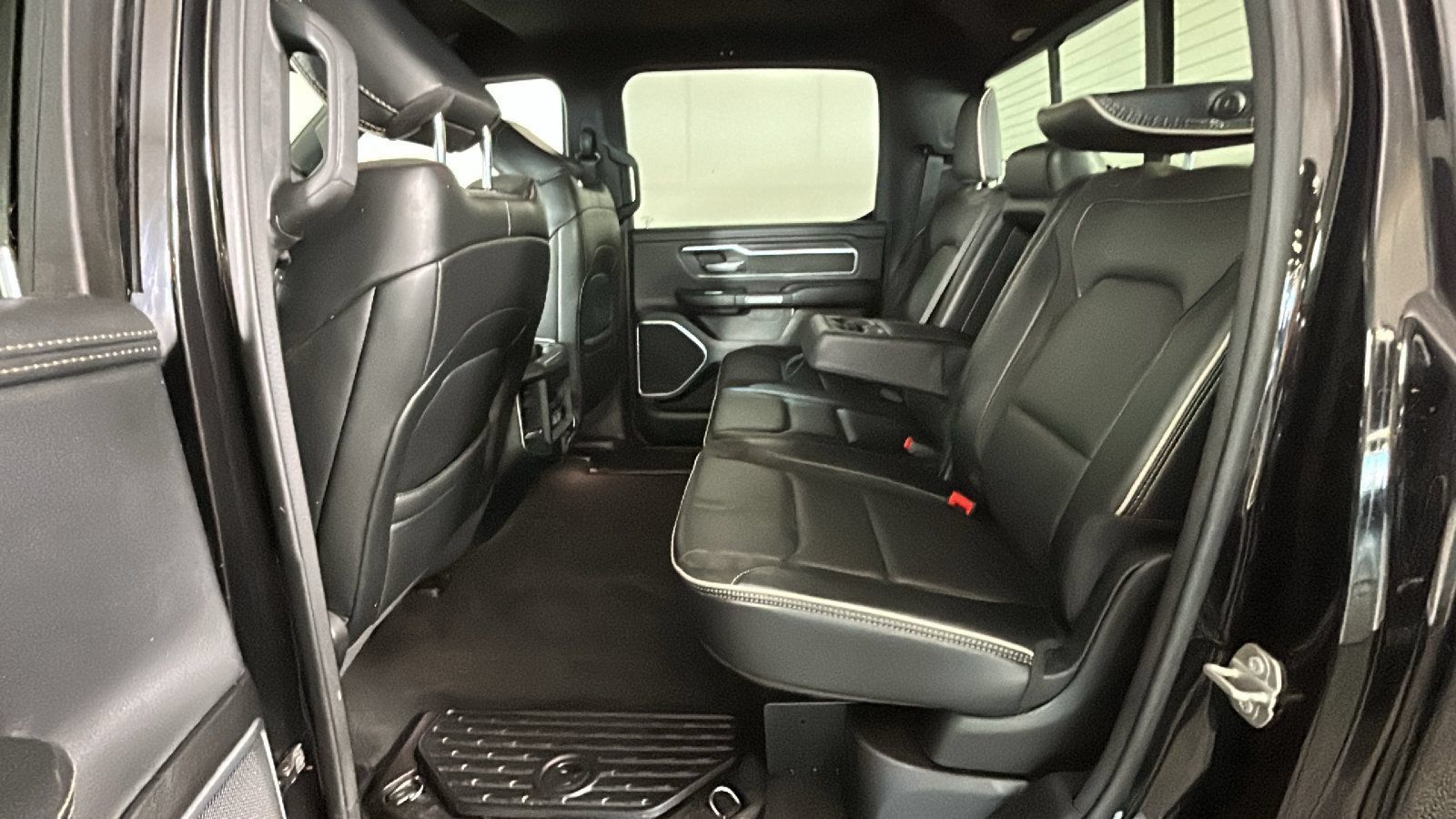 Used 2023 RAM 1500 Laramie AWD/4WD image 31