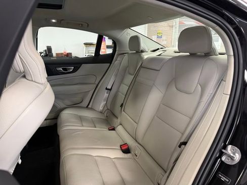 Certified 2024 Volvo S60 B5 Core image 27