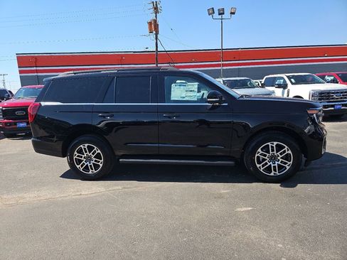 New 2025 Ford Expedition Active image 14