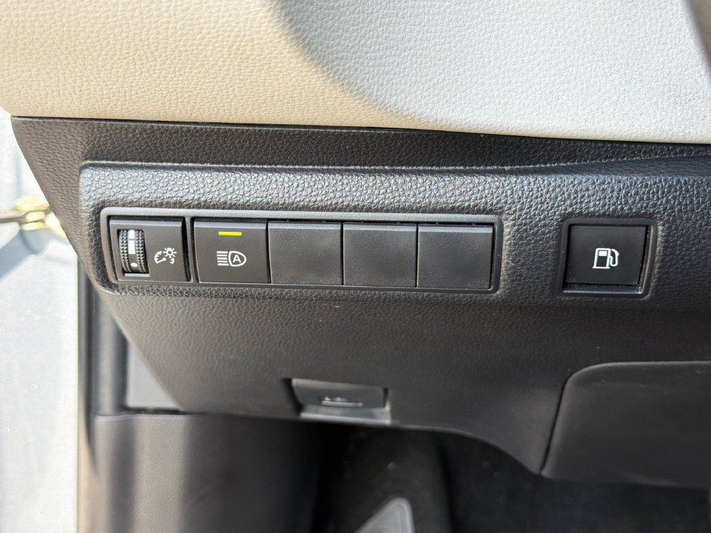 Used 2026 Toyota Corolla LE AWD/4WD image 21