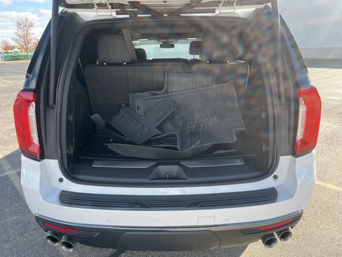 Used 2024 GMC Yukon AT4 w/ AT4 Premium Plus Package AWD/4WD image 19