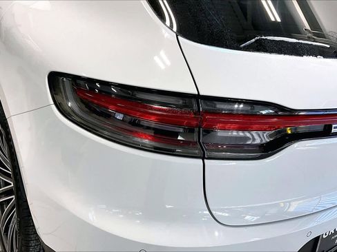 Used 2021 Porsche Macan S image 27