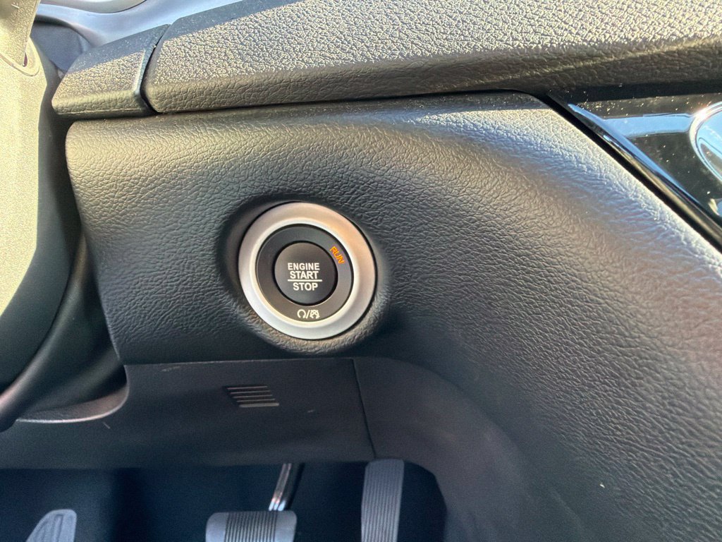 Used 2025 Chrysler Pacifica Select FWD image 31