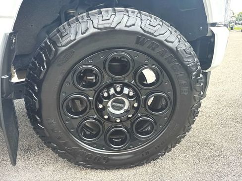 Used 2023 Ford F250 XLT w/ Black Appearance Package AWD/4WD image 33