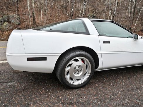 Used 1995 Chevrolet Corvette Coupe RWD image 64