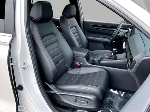 Used 2025 Honda CR-V Sport Touring image 9