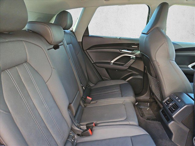 Used 2025 Audi Q5 Premium Plus w/ Premium Plus AWD/4WD image 24