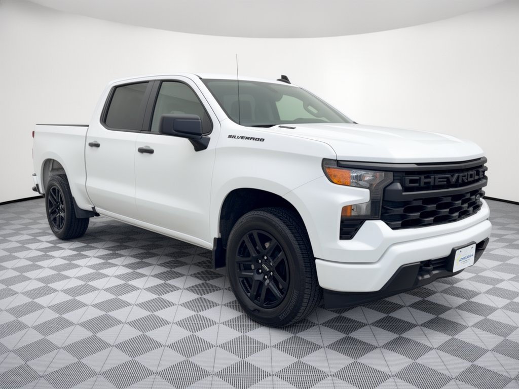 Used 2026 Chevrolet Silverado 1500 Custom w/ LPO, Dark Essentials Package RWD image 7