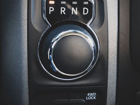 Used 2017 RAM 1500 Express image 11