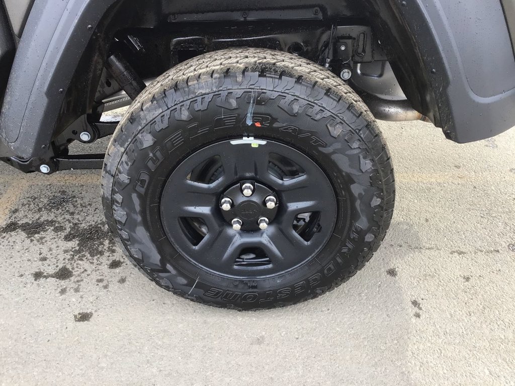 New 2025 Jeep Gladiator Sport AWD/4WD image 10