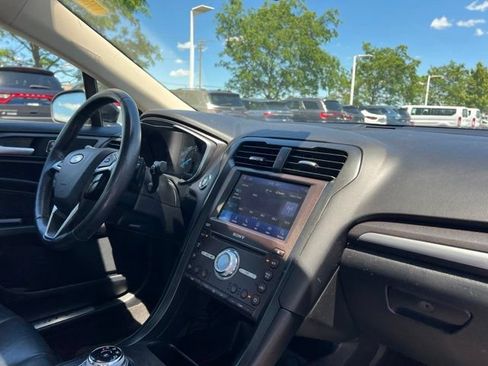 Used 2020 Ford Fusion Titanium AWD/4WD image 38
