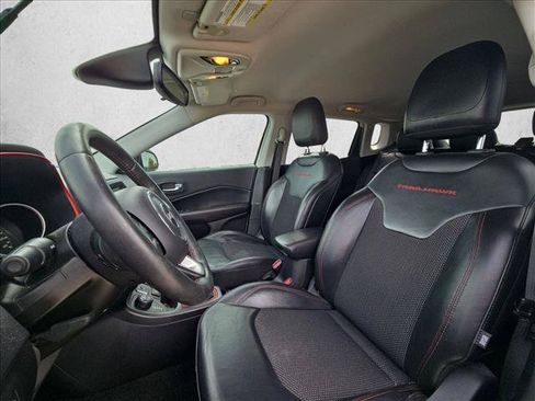 Used 2019 Jeep Compass Trailhawk AWD/4WD image 11