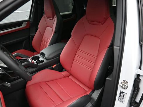 New 2026 Porsche Cayenne S AWD/4WD image 8