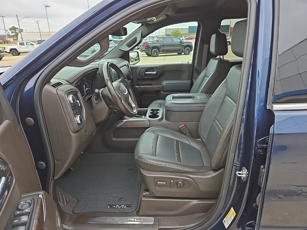 Used 2022 GMC Sierra 1500 Denali w/ Driver Alert Package II AWD/4WD image 17