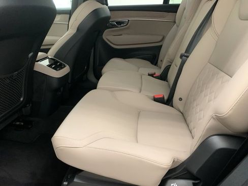 Certified 2025 Volvo XC90 B6 Plus image 10