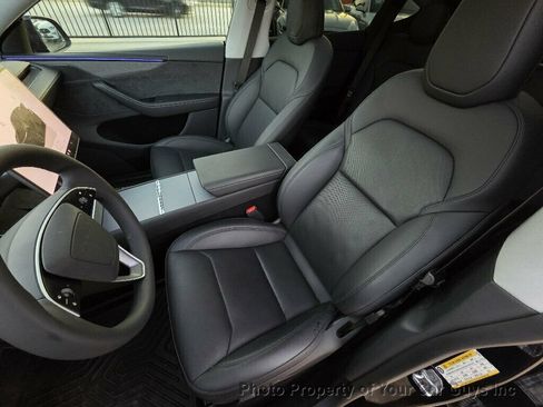 Used 2026 Tesla Model Y Long Range RWD image 26
