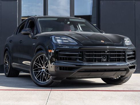 Certified 2026 Porsche Cayenne E-Hybrid Coupe AWD/4WD image 6
