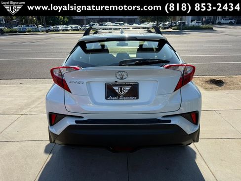 Used 2018 Toyota C-HR XLE FWD image 6