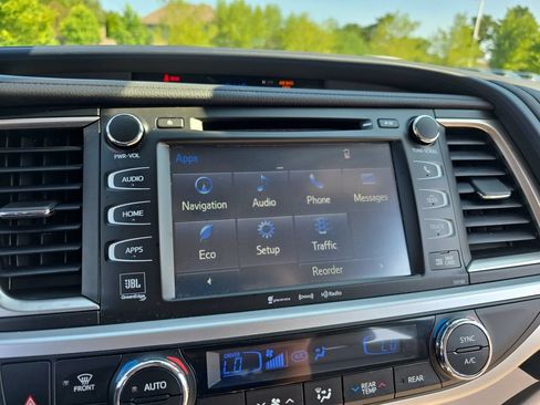 Used 2018 Toyota Highlander Limited Platinum AWD/4WD image 25