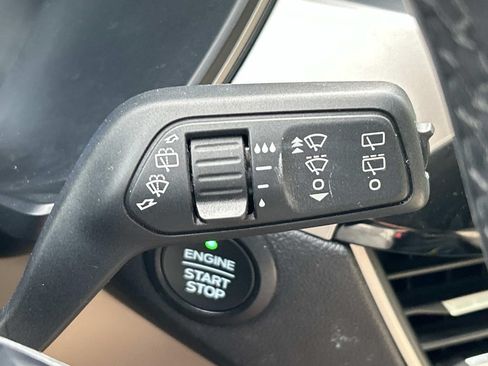 Used 2021 Ford Escape SEL w/ Technology Package FWD image 37