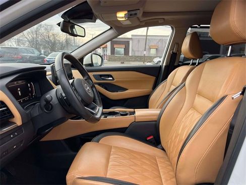 Used 2022 Nissan Rogue Platinum w/ Head-Up Display Package image 17