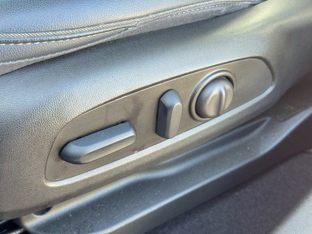 Used 2023 Chevrolet Bolt EUV LT w/ Convenience Package FWD image 14