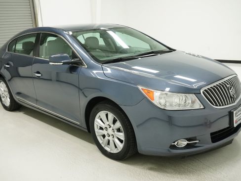Used 2013 Buick LaCrosse Leather image 3