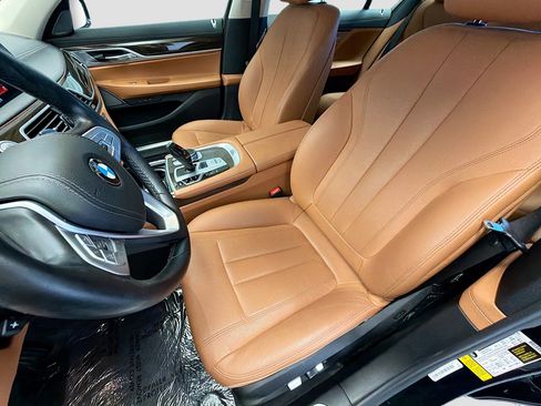 Used 2019 BMW 740i 740i image 11